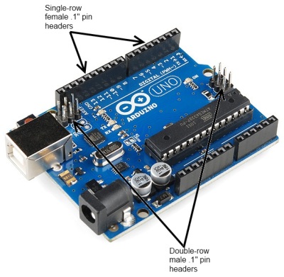 Arduino Unoボード上の0.1インチピンヘッダーコネクタ（オスとメス）