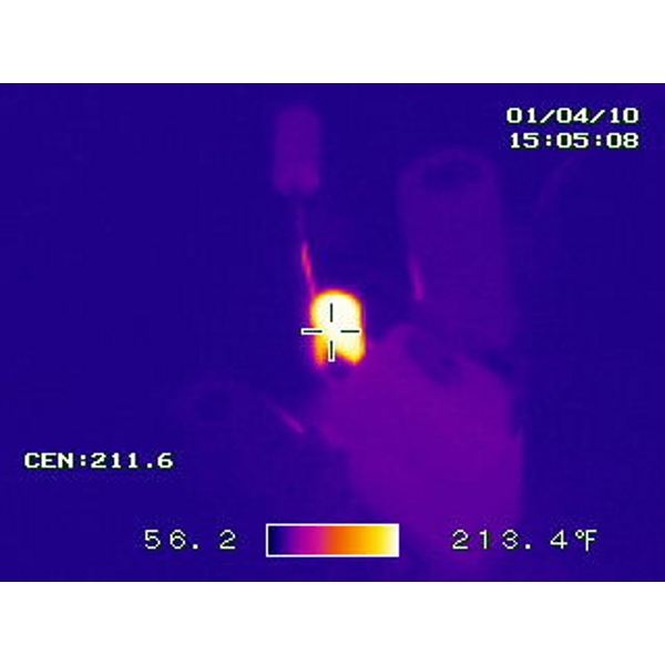 動作したPTCヒューズが回路を保護している様子