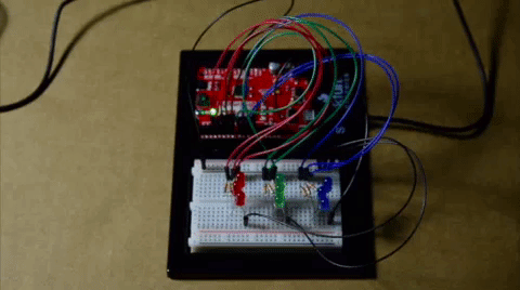 点滅するLEDのデモ