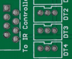 左がPTH（スルーホール）パッド、右がSMD（表面実装部品）パッド