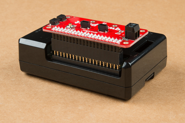 Raspberry PiにスタックされたQwiic pHAT v2.0
