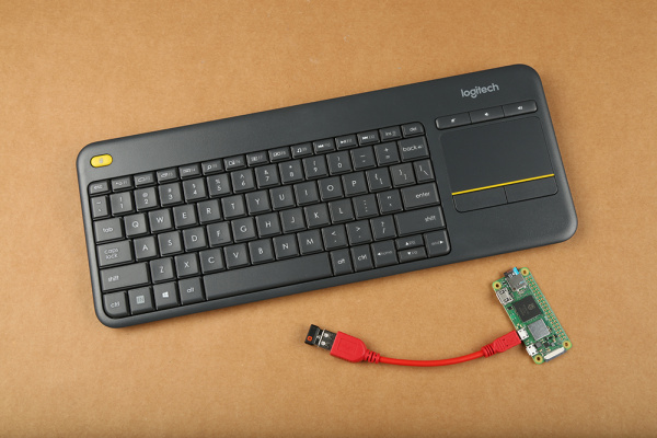 接続されたキーボード・タッチパッド
