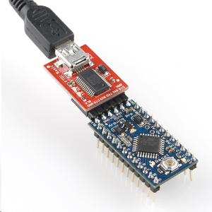 FTDI BasicでPro Miniをプログラムする様子。RXとTXが交差していることに注目